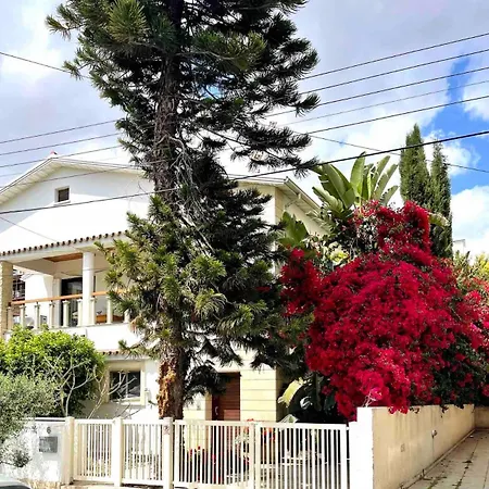 Apartment Altavita - Serviced Upper House With Heraldic Features