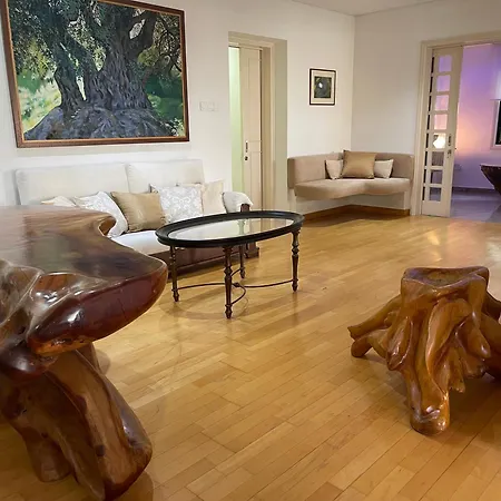 Altavita - Serviced Upper House With Heraldic Features Apartment Nicosia