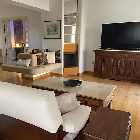 Altavita - Serviced Upper House With Heraldic Features Nicosia